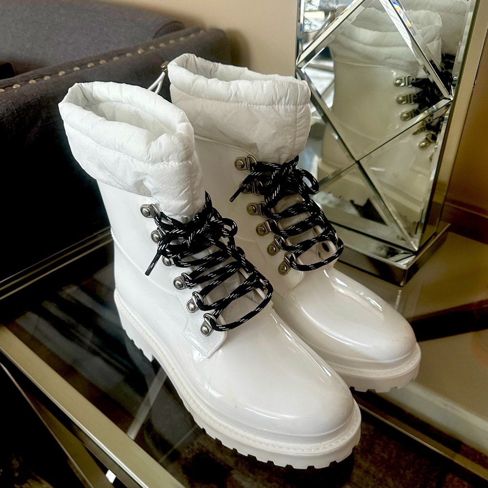 White Calvin Klein Jeans Snow Boots Never used